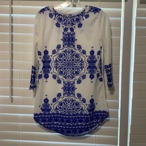 3/4 sleeve blue ornate blouse